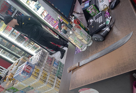 Мачете, розочка, грабёж, пожар и просто неадекват